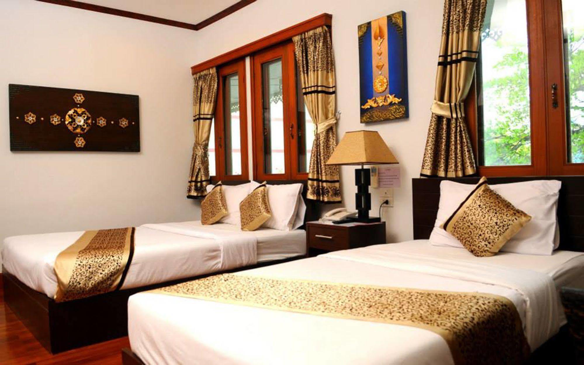 Malaysia Hotel Bangkok Bagian luar foto